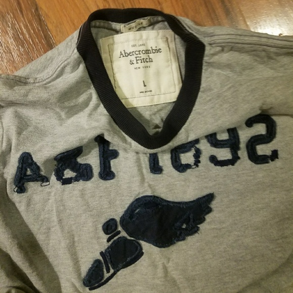 A&F Short Sleeve Shirt - Picture 3 of 4